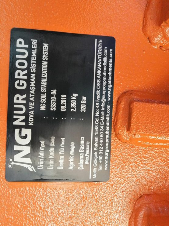 Excavator soil mixing head